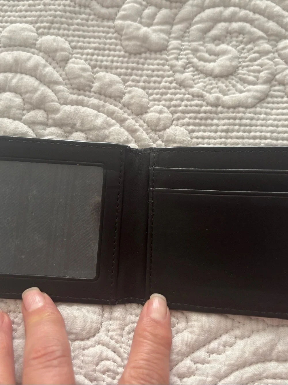 Coach Men's Black Bifold Wallet w/ ID Photo Window, Credit Card Slots Coach Logo